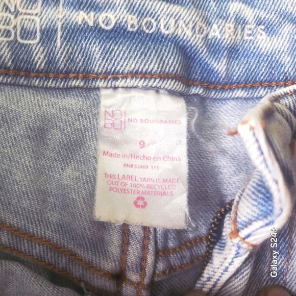 Stylish Light Blue Distressed Jeans - Picture 7 of 7